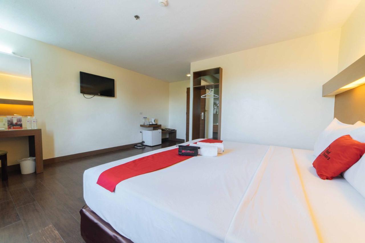 Hotel Reddoorz Premium @ The Ritz Garden Oases Davao City Exteriér fotografie