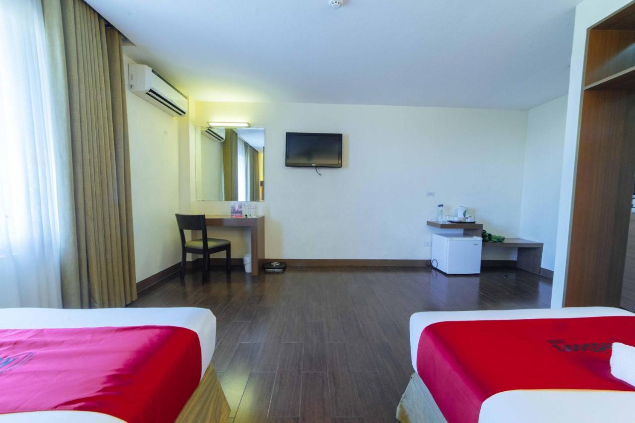 Hotel Reddoorz Premium @ The Ritz Garden Oases Davao City Exteriér fotografie