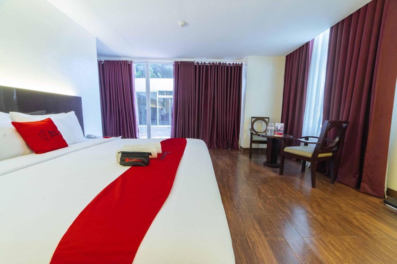 Hotel Reddoorz Premium @ The Ritz Garden Oases Davao City Exteriér fotografie